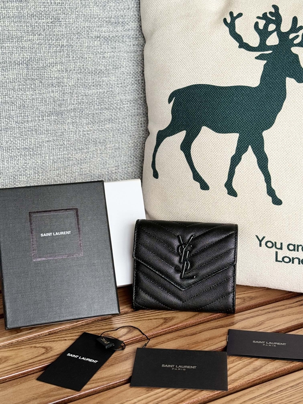 イヴサンローラン財布正面デザイン